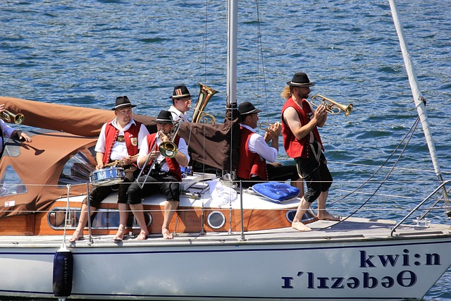 的赞美与尊 的赞美与尊